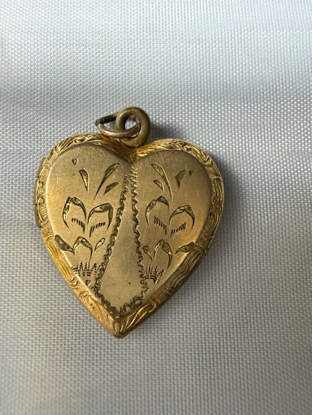 Vintage Gold Heart Locket Engraved Floral Pendant Necklace Charm
